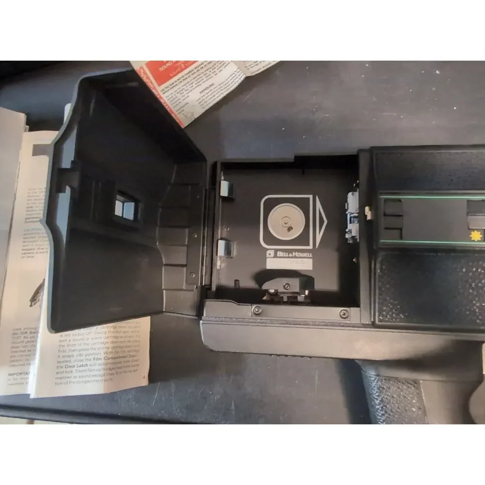 Bell & Howell SoundStar Filmosonic XL Movie Camera Model 1225 W/ Bag Untested